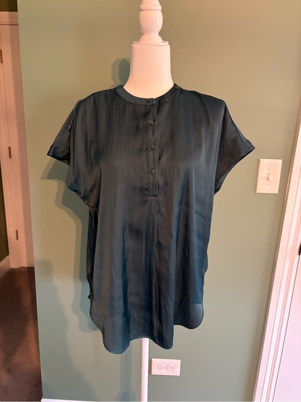 Womens Green Short-Sleeve Button down silky Top